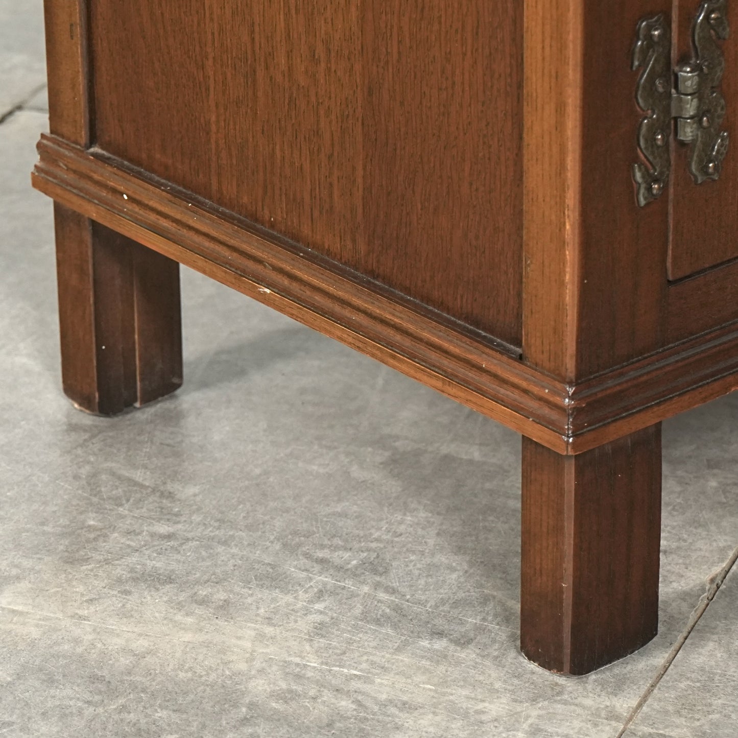 【JAYCEE FURNITURE】ヴィンテージ ガラスキャビネット