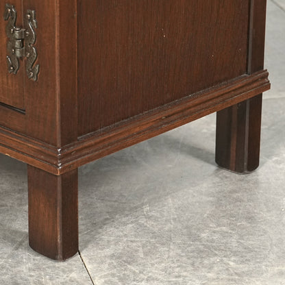 【JAYCEE FURNITURE】ヴィンテージ ガラスキャビネット