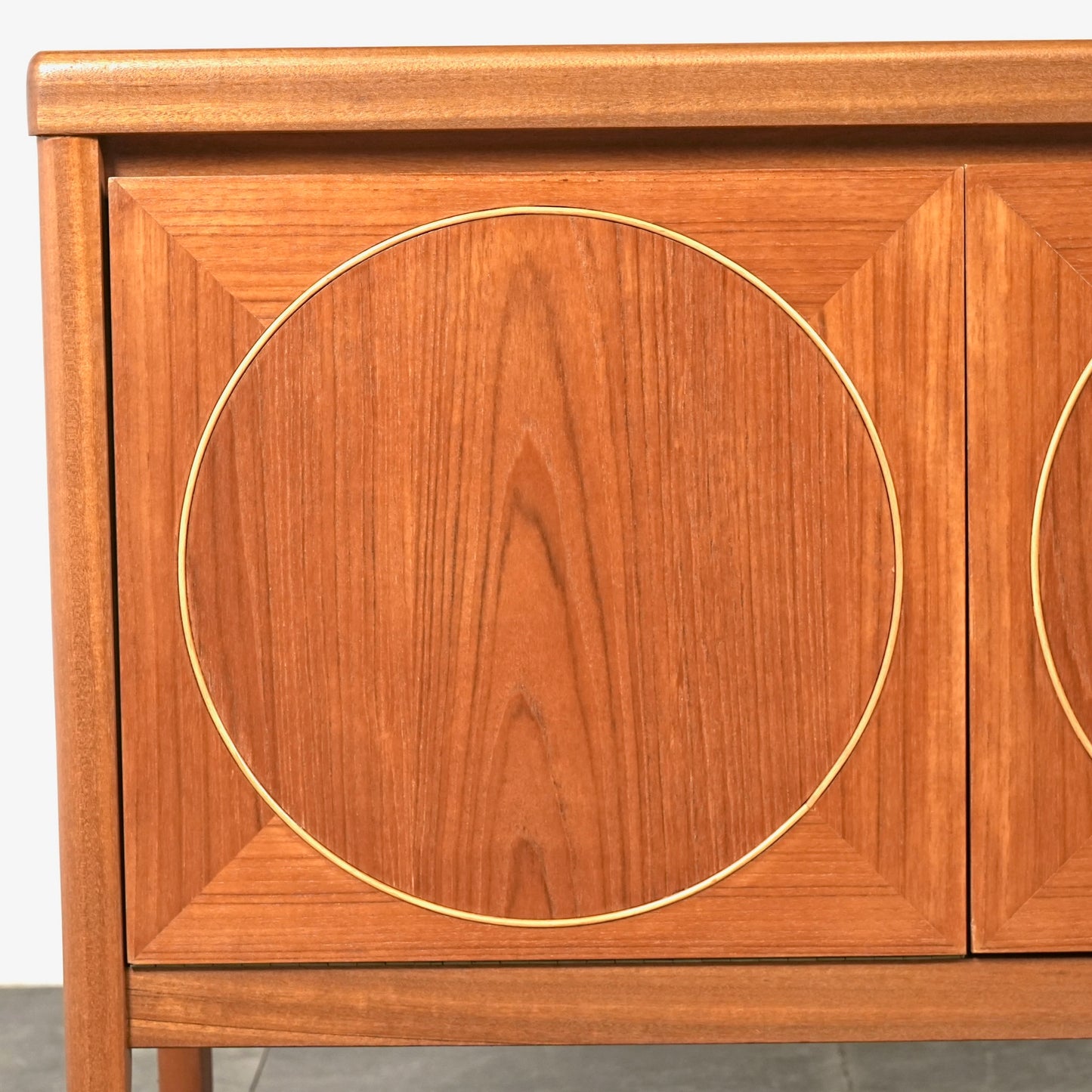 【NATHAN】ヴィンテージ サークルサイドボード