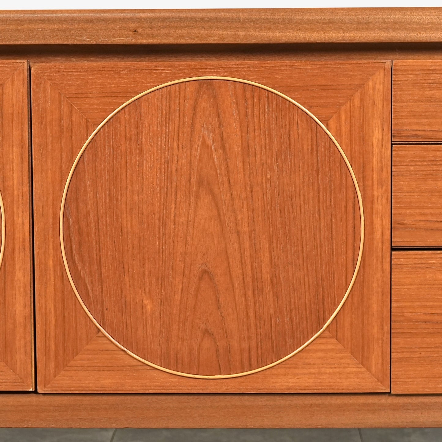 【NATHAN】ヴィンテージ サークルサイドボード