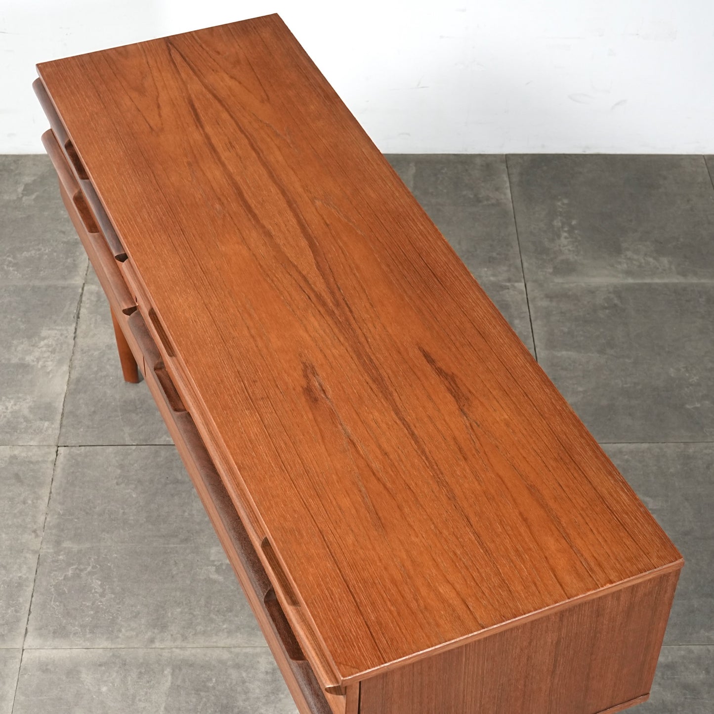 【AVALON】ヴィンテージ サイドボード