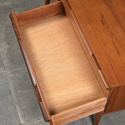 【AVALON】ヴィンテージ サイドボード