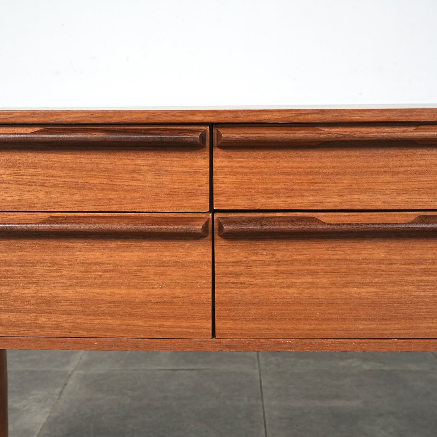 【AVALON】ヴィンテージ サイドボード