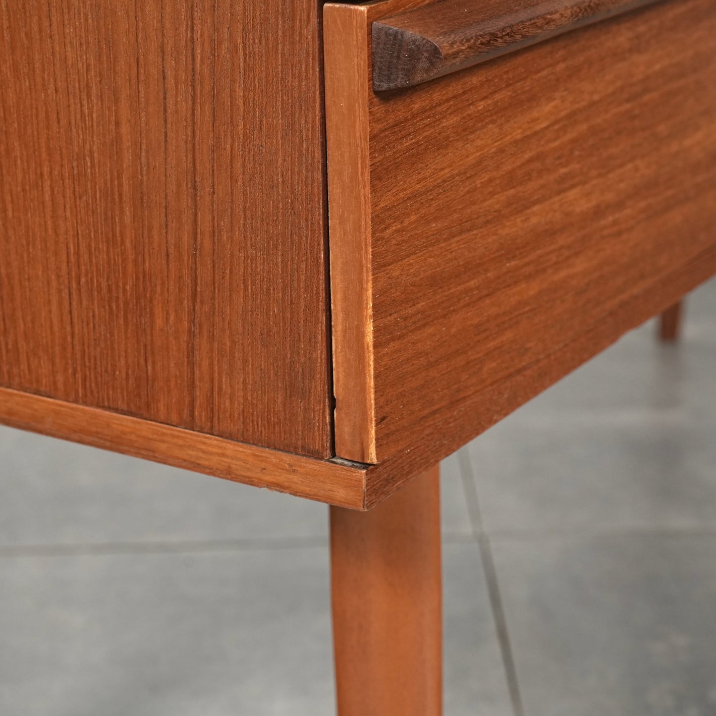 【AVALON】ヴィンテージ サイドボード