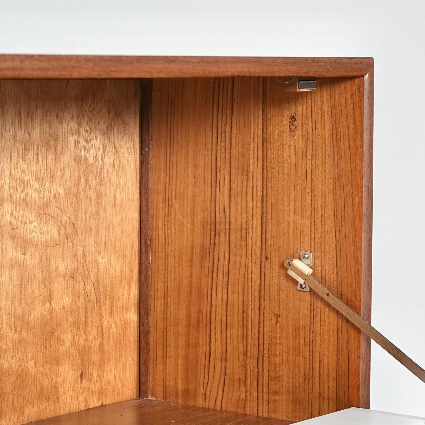 【Turnidge】ヴィンテージ ガラスキャビネット