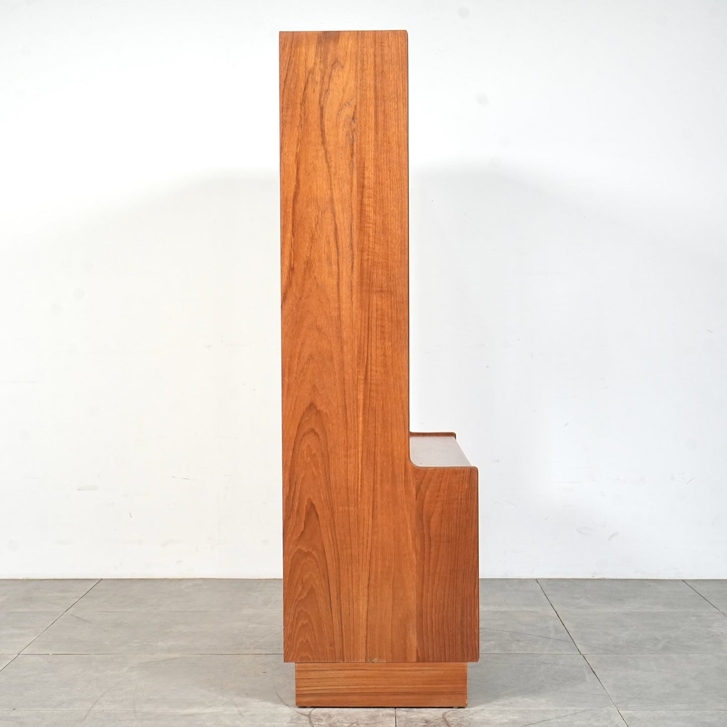 【Turnidge】ヴィンテージ ガラスキャビネット