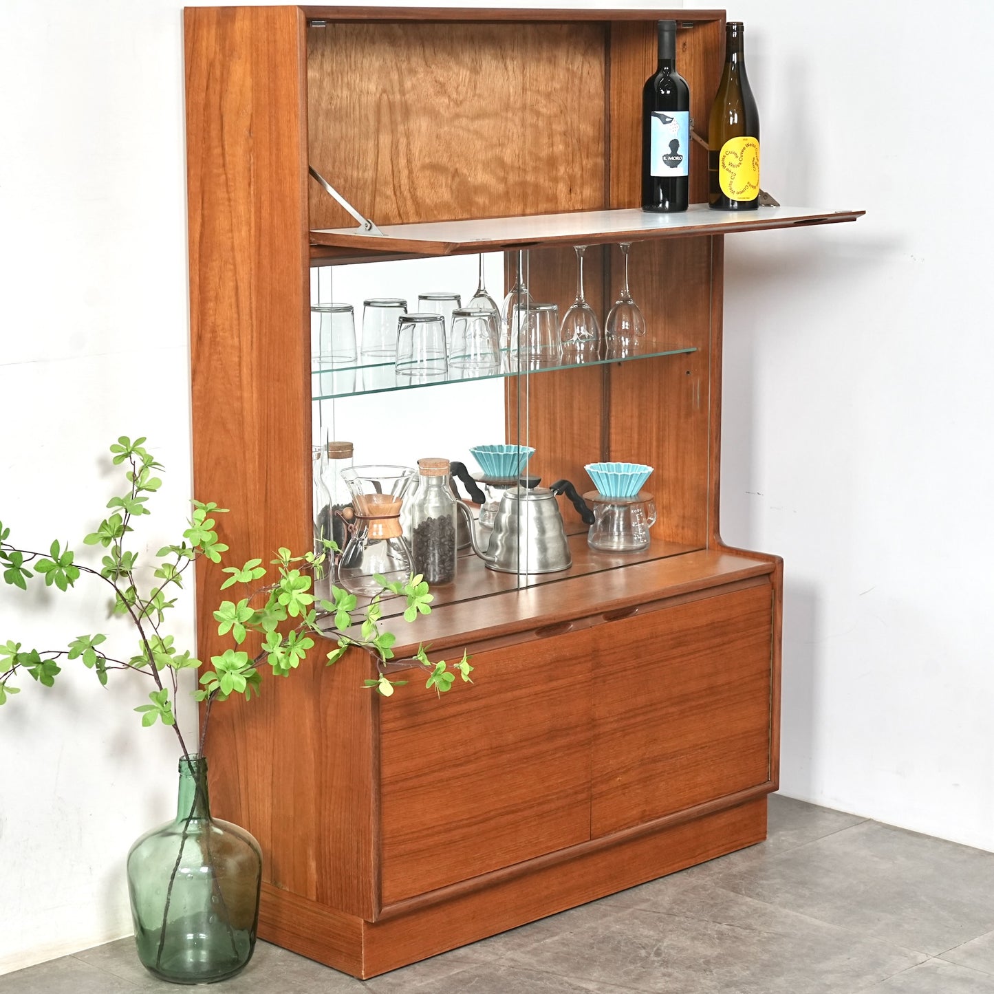 【Turnidge】ヴィンテージ ガラスキャビネット