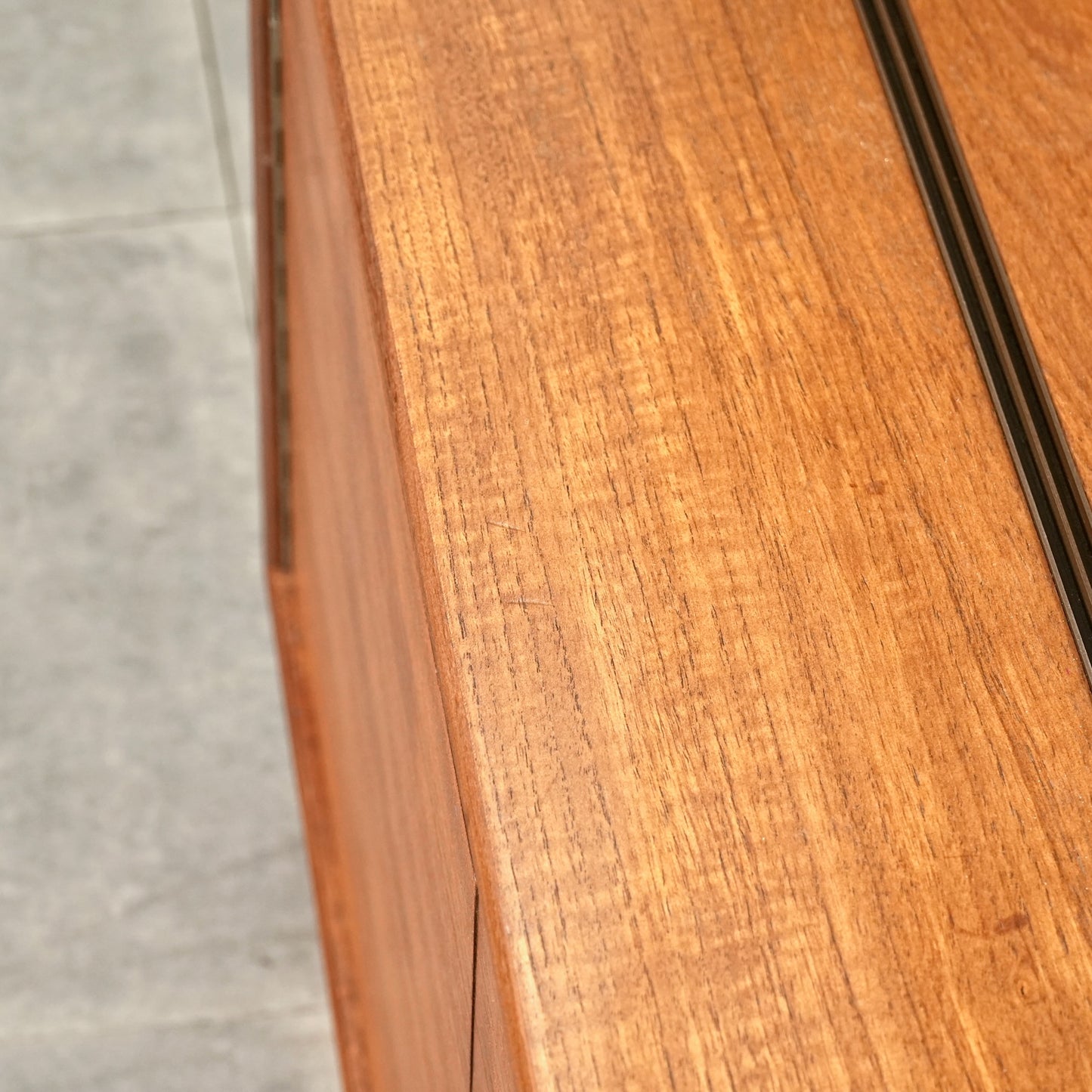 【Turnidge】ヴィンテージ ガラスキャビネット