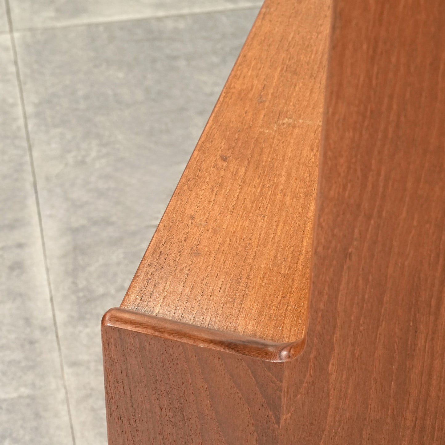 【Turnidge】ヴィンテージ ガラスキャビネット