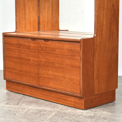 【Turnidge】ヴィンテージ ガラスキャビネット