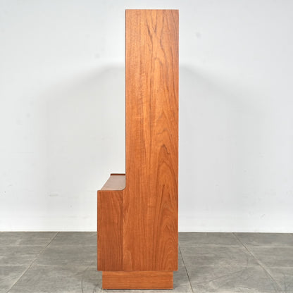 【Turnidge】ヴィンテージ ガラスキャビネット