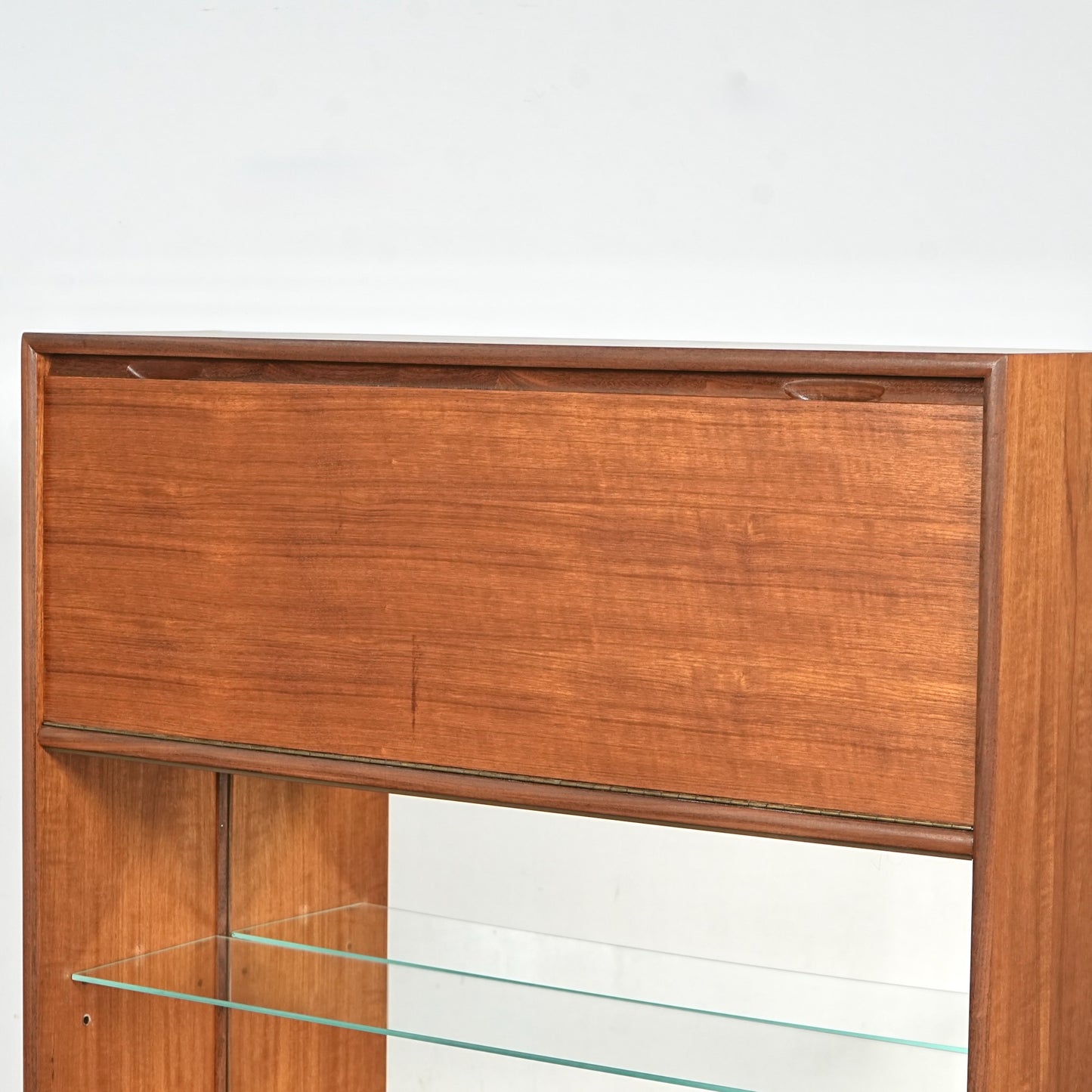 【Turnidge】ヴィンテージ ガラスキャビネット