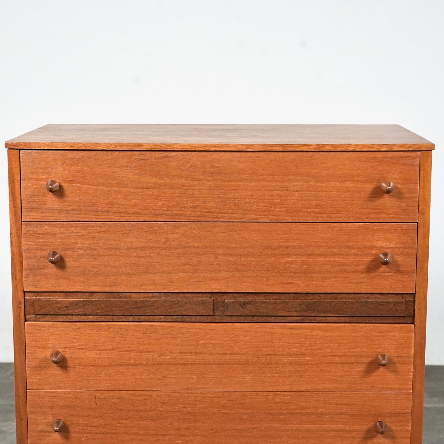 イギリスヴィンテージ ハイチェスト