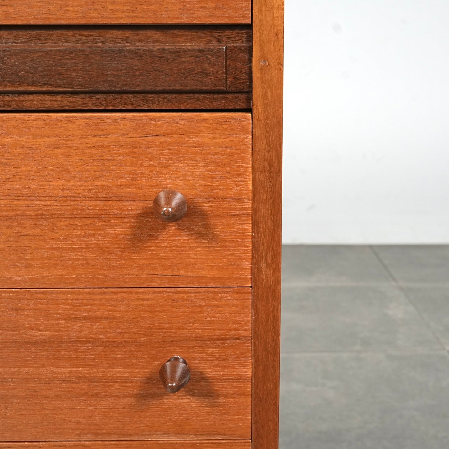 イギリスヴィンテージ ハイチェスト