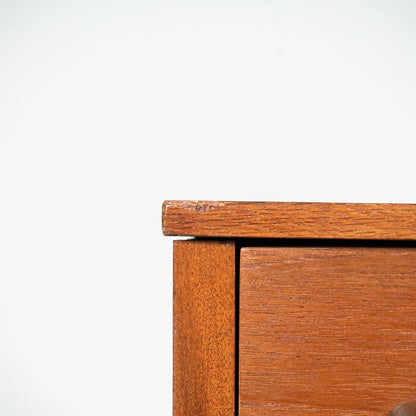 イギリスヴィンテージ ハイチェスト