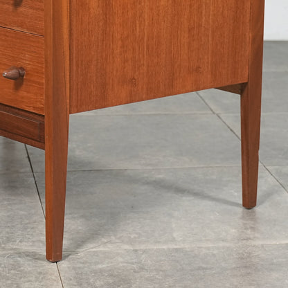 イギリスヴィンテージ ハイチェスト