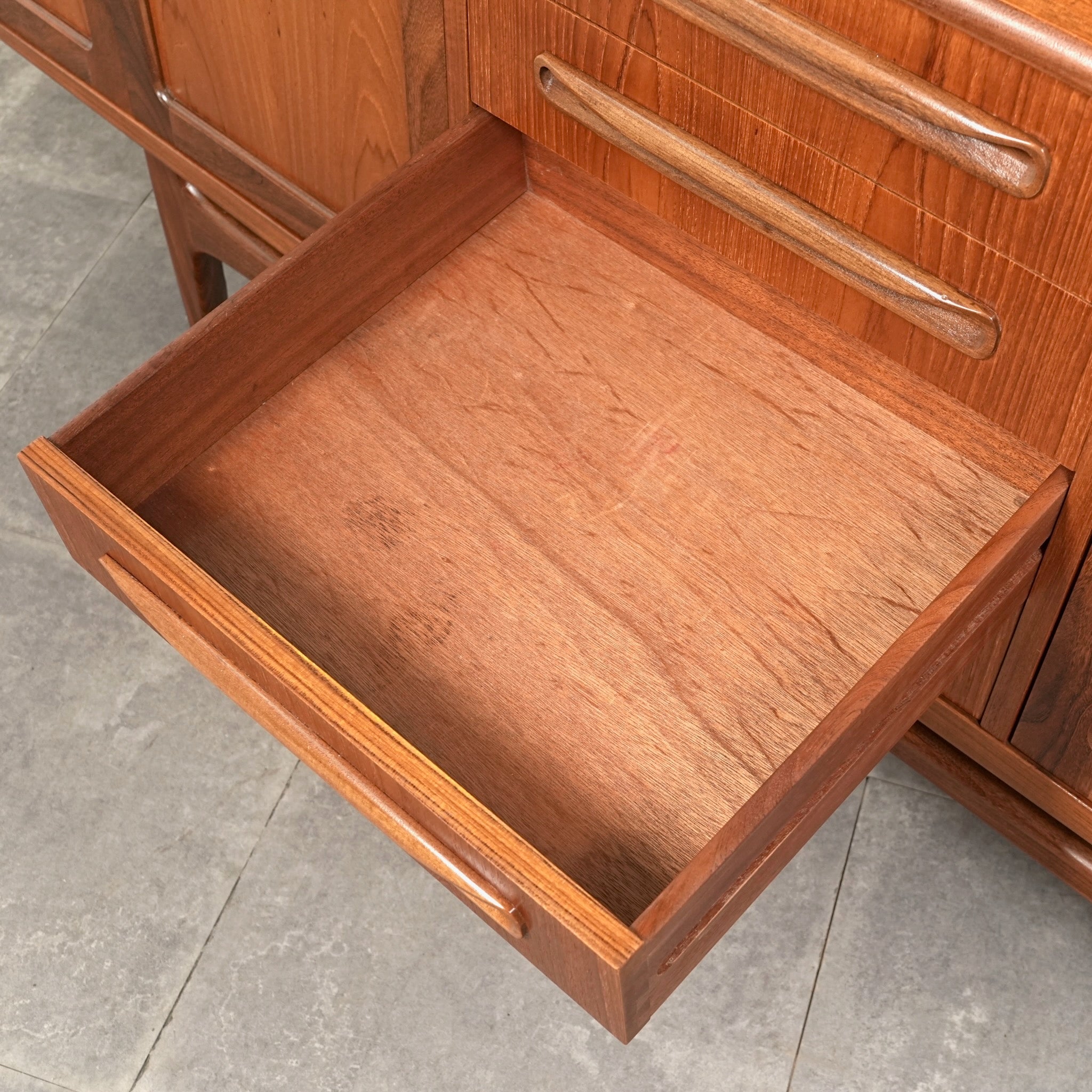 G-PLAN Fresco フレスコ ロングジョン サイドボード (401) G-PLAN SIDEBOARD (Fresco/Long John) – transista