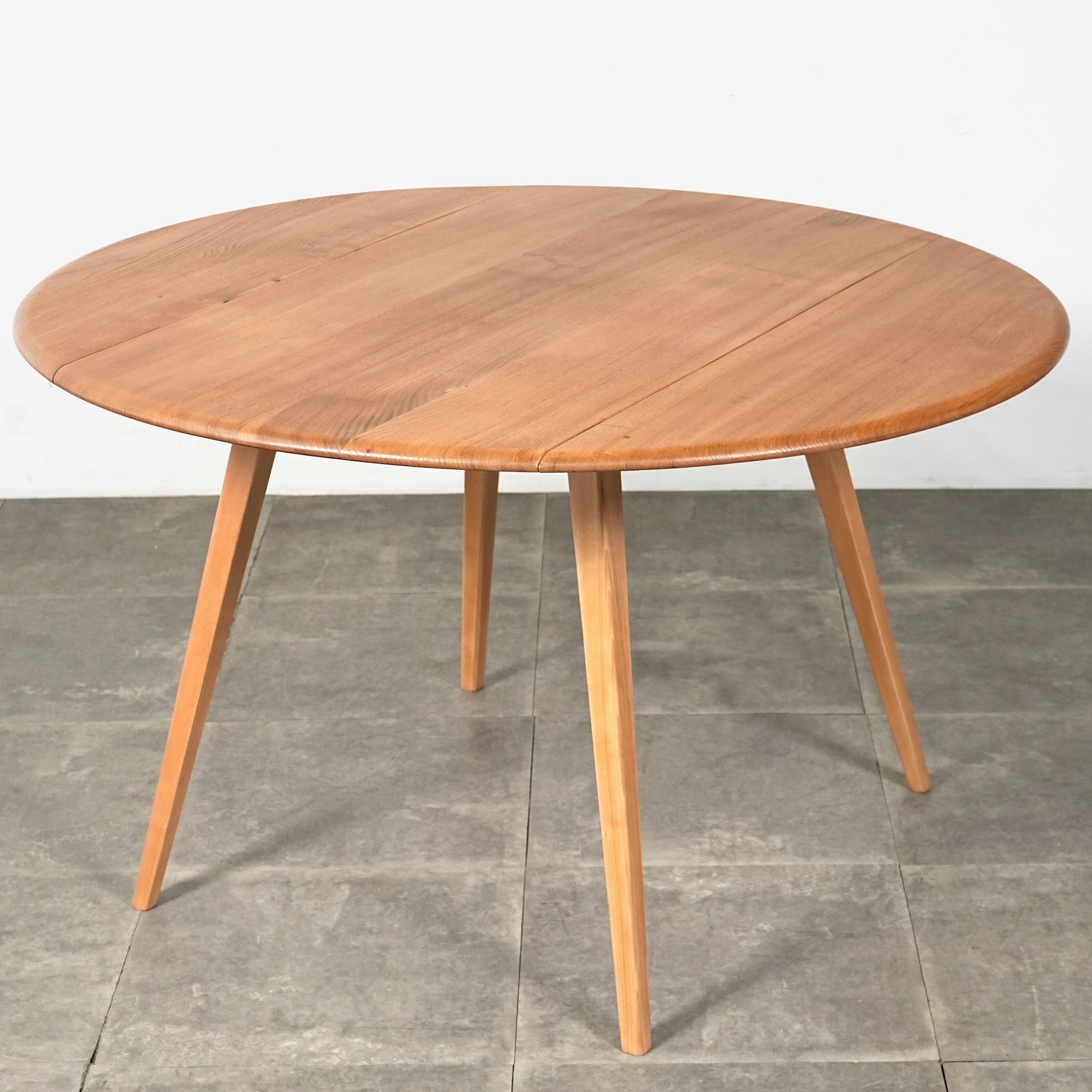 70’s ヴィンテージ スピンドルレッグ　コンパクト　ラウンドテーブル 70's ヴィンテージ スピンドルレッグ コンパクト ラウンド