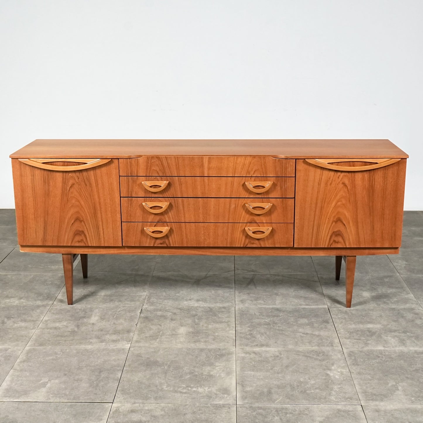 【Beautility】ヴィンテージ サイドボード