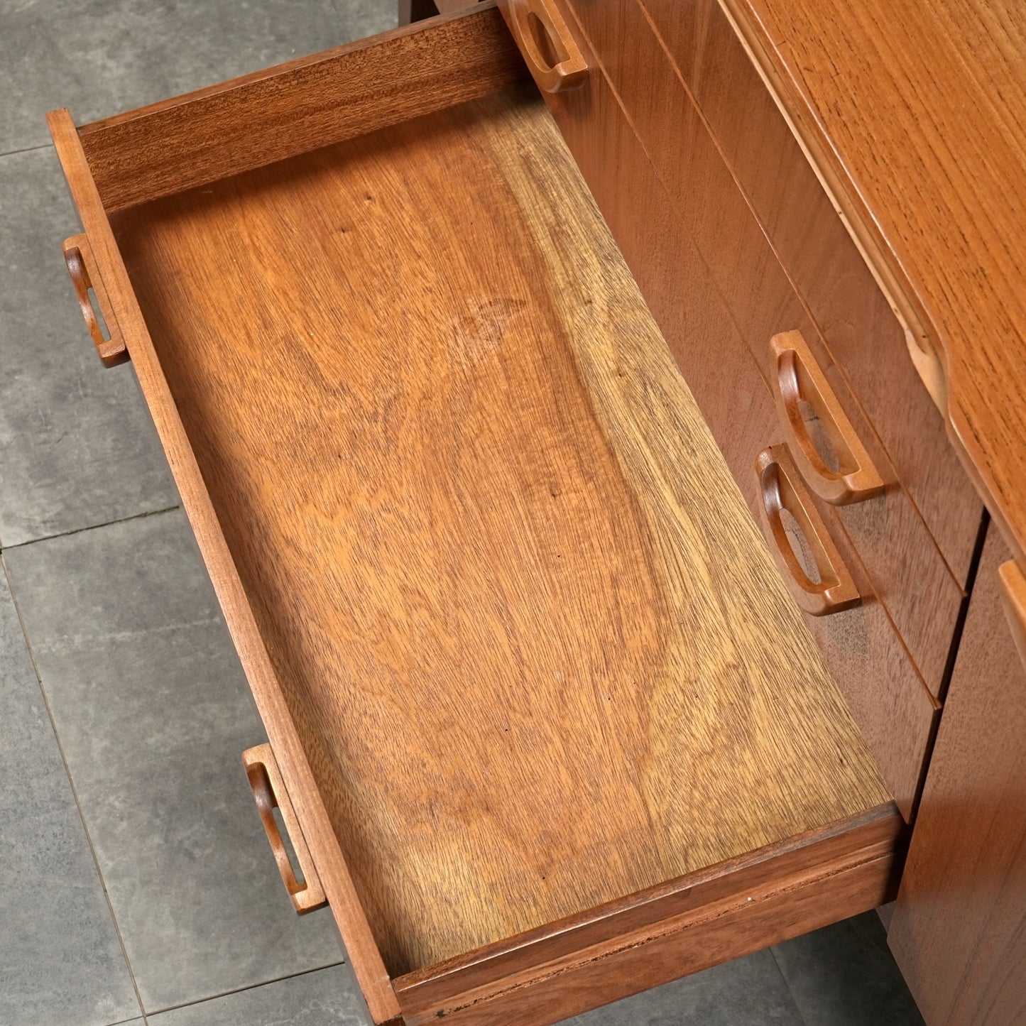 【Beautility】ヴィンテージ サイドボード