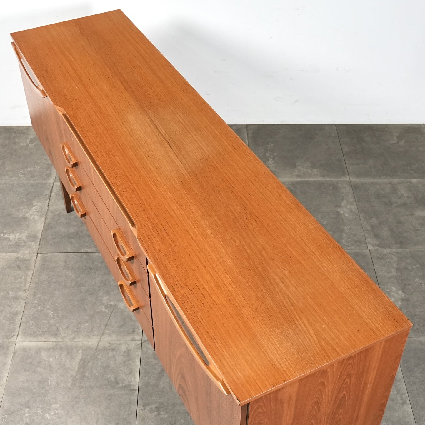 【Beautility】ヴィンテージ サイドボード