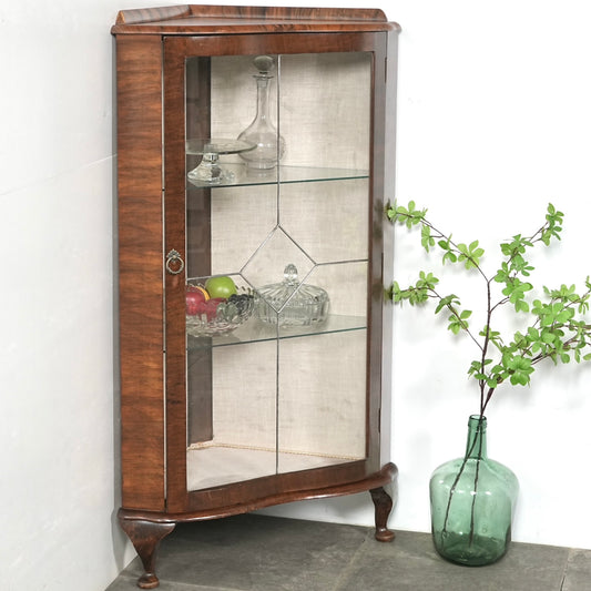 英国クラシック ヴィンテージ コーナーキャビネット