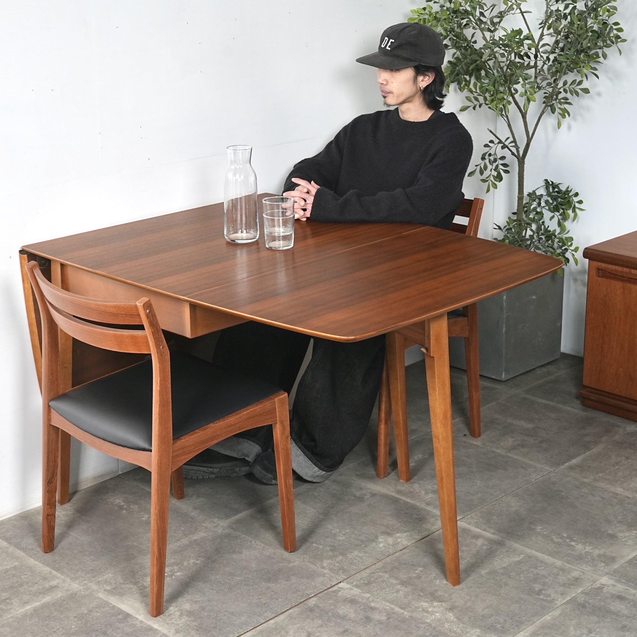 TABLE & DESK – TIME HYPE