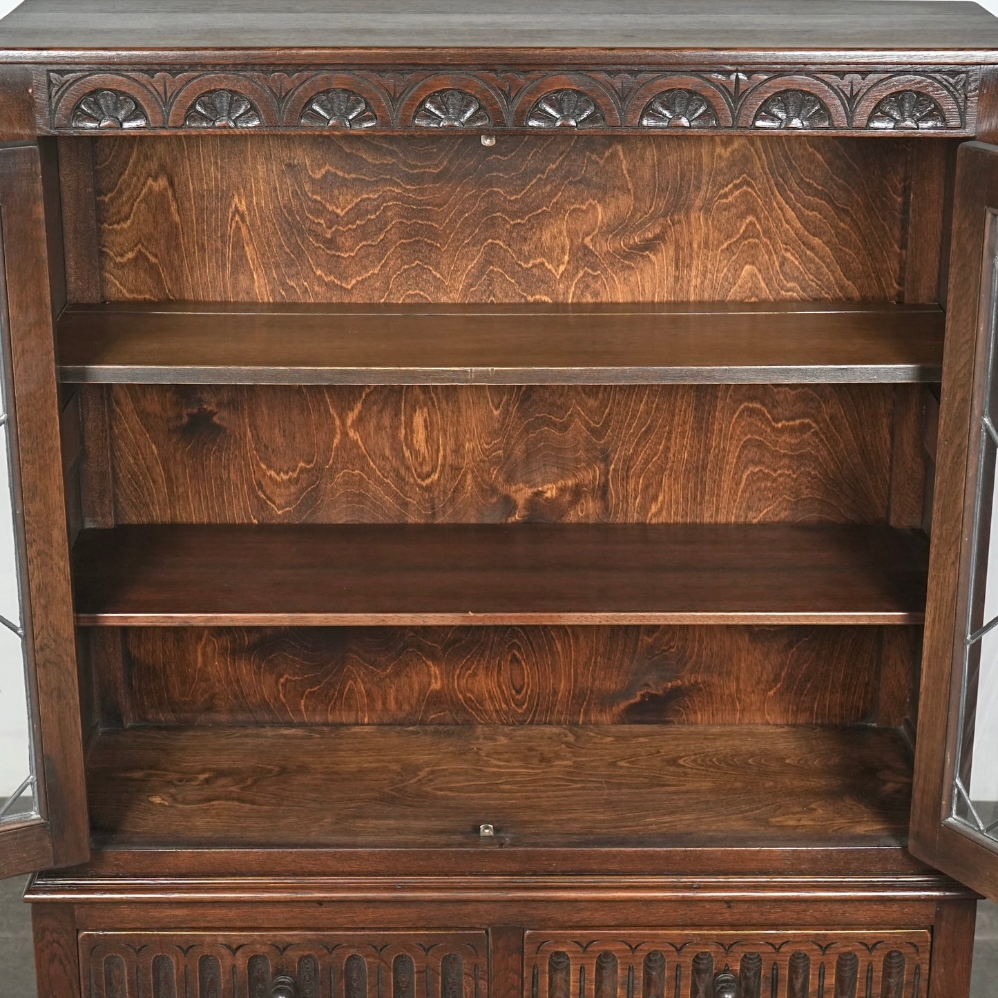 【JAYCEE FURNITURE】ヴィンテージ ガラスキャビネット