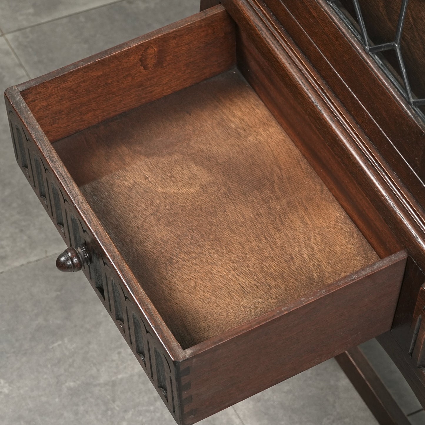 【JAYCEE FURNITURE】ヴィンテージ ガラスキャビネット