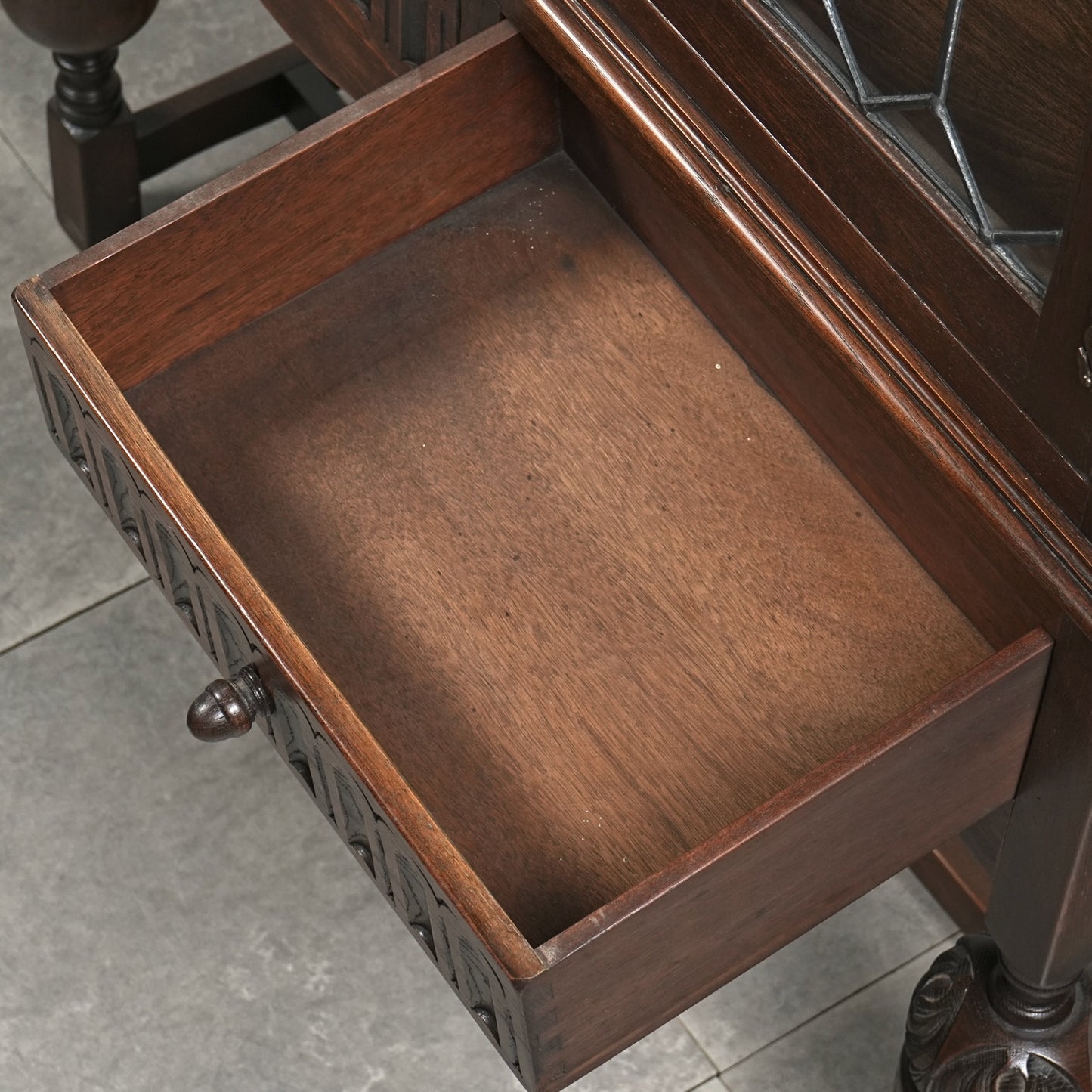 【JAYCEE FURNITURE】ヴィンテージ ガラスキャビネット