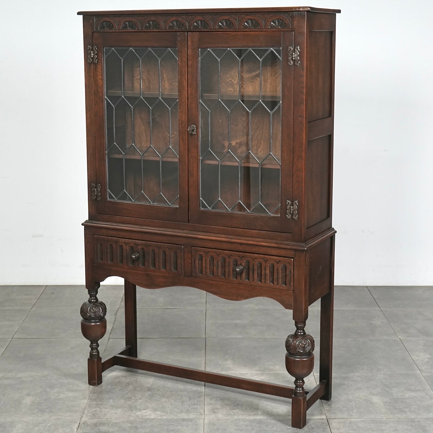 【JAYCEE FURNITURE】ヴィンテージ ガラスキャビネット