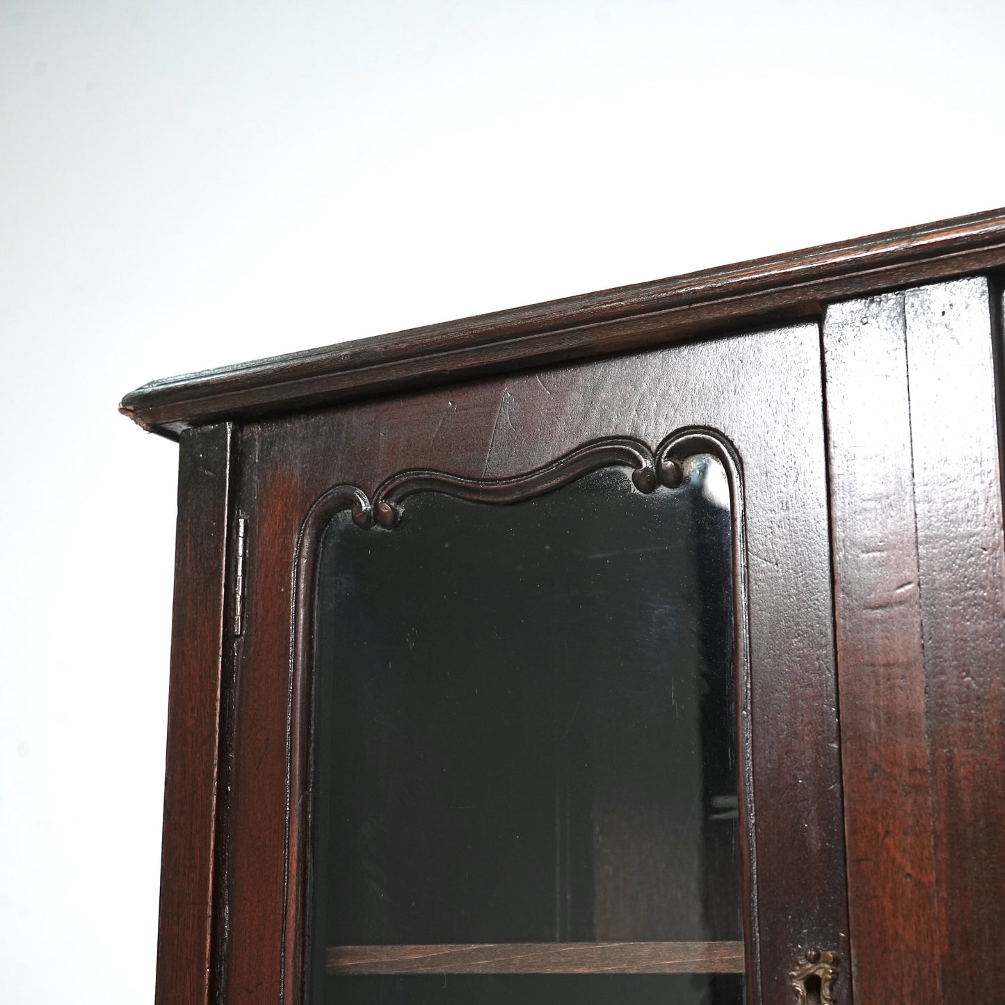 英国アンティーク ガラスキャビネット