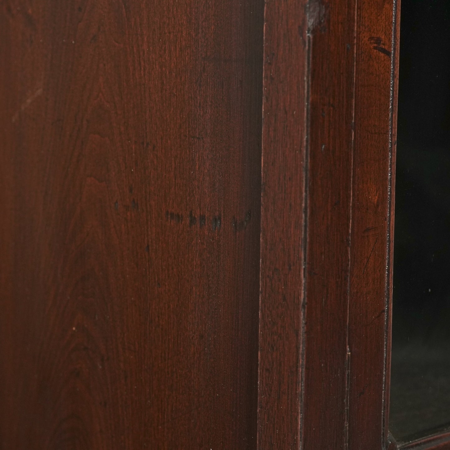 英国アンティーク ガラスキャビネット