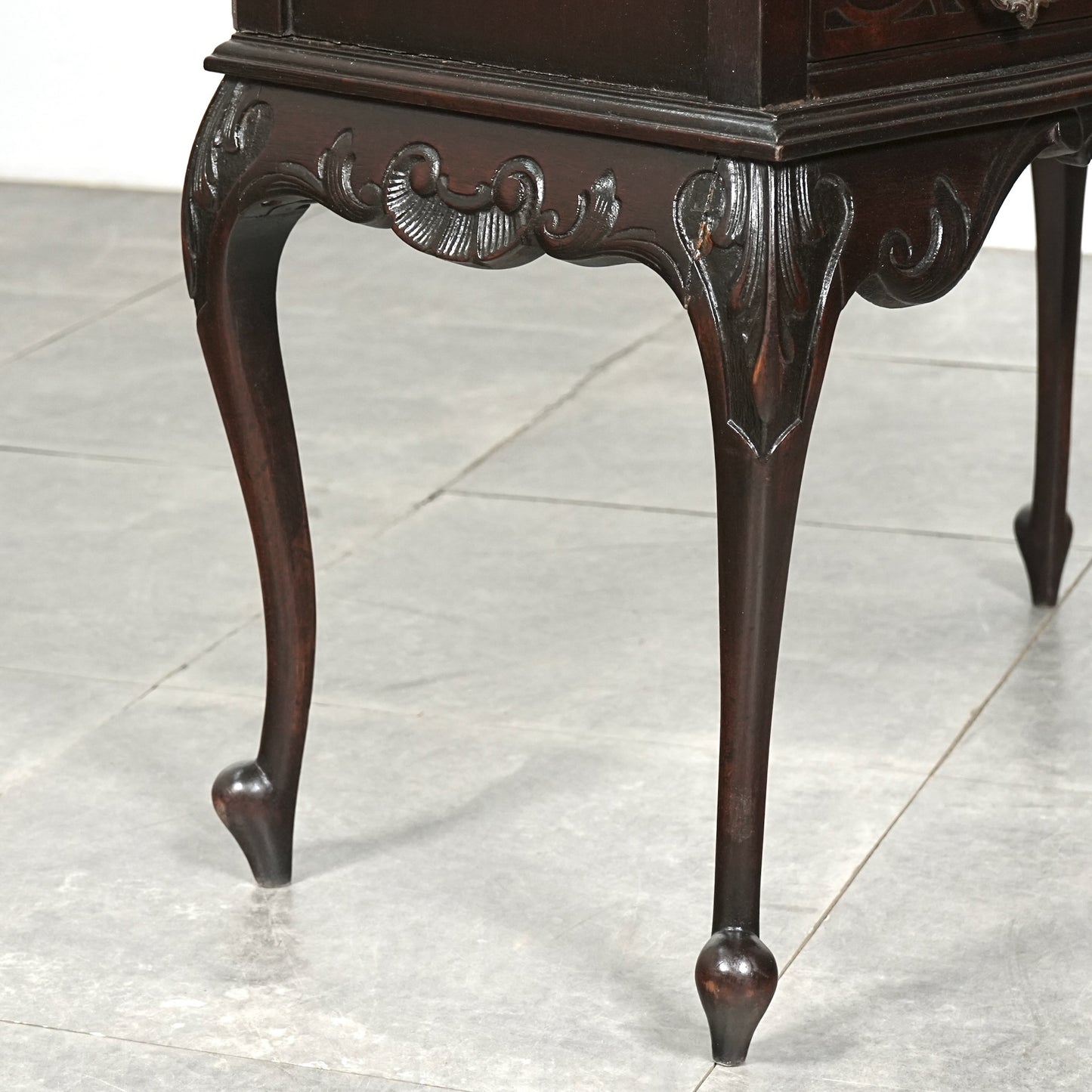 英国アンティーク ガラスキャビネット