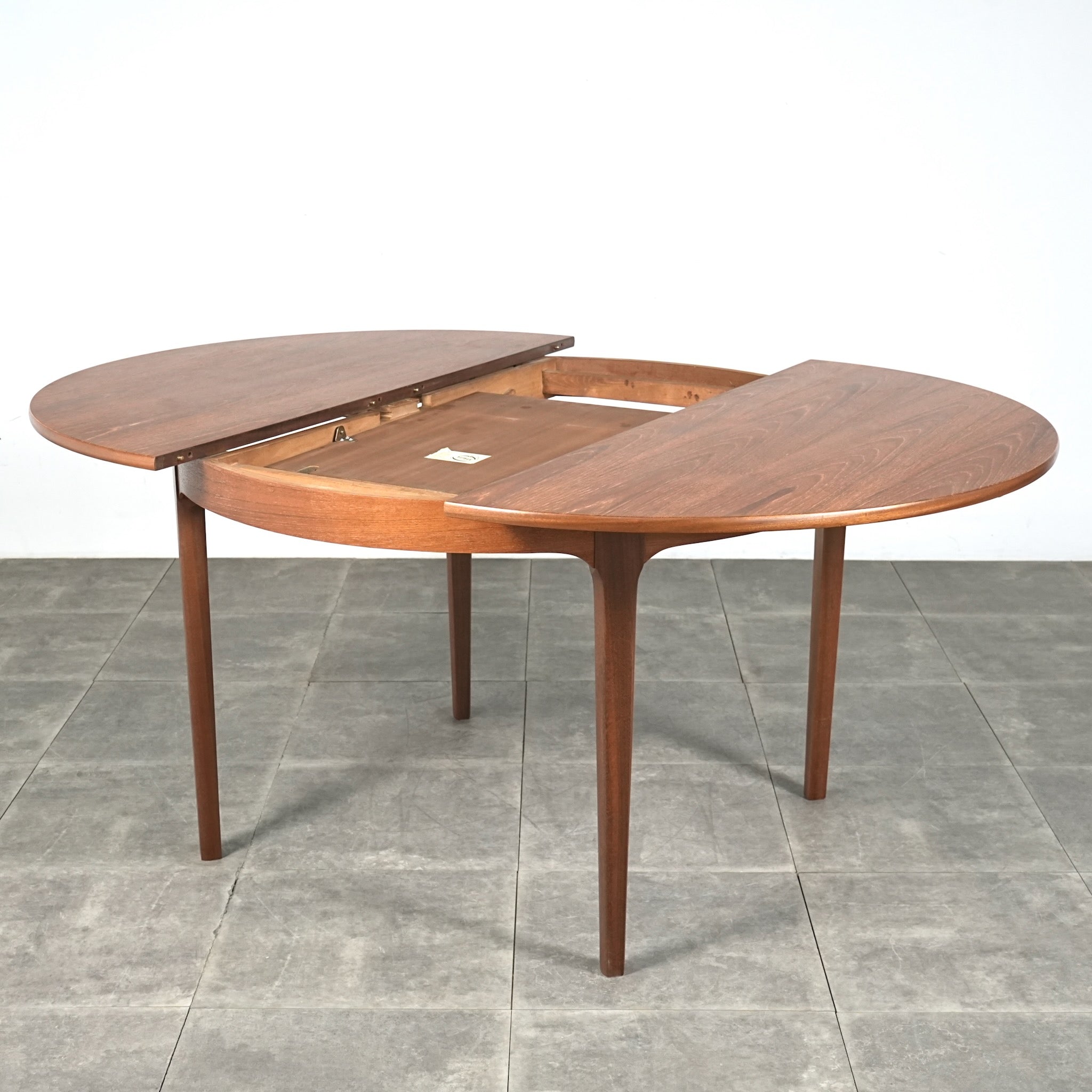 NATHAN】エクステンション ラウンドテーブル – TIME HYPE