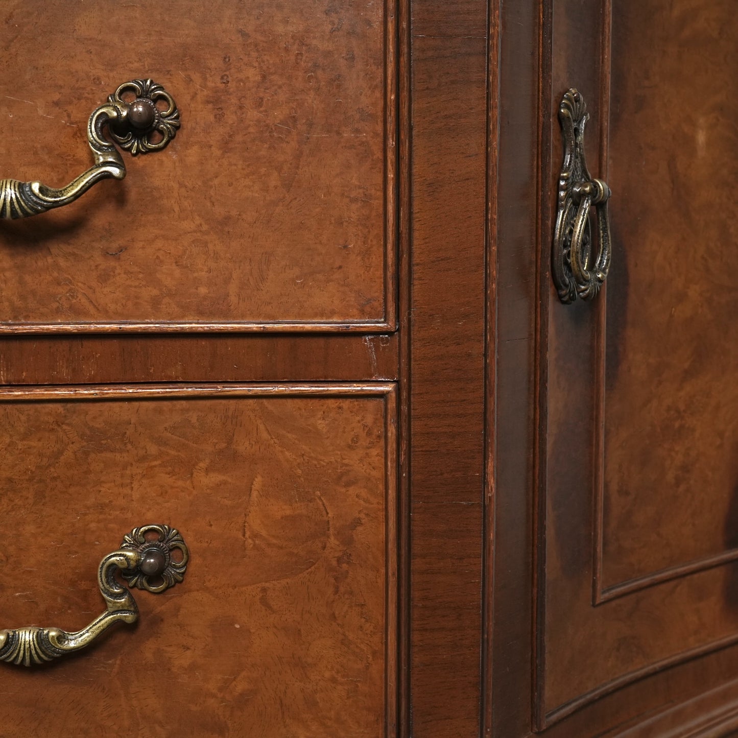 英国クラシック ヴィンテージ サイドボード