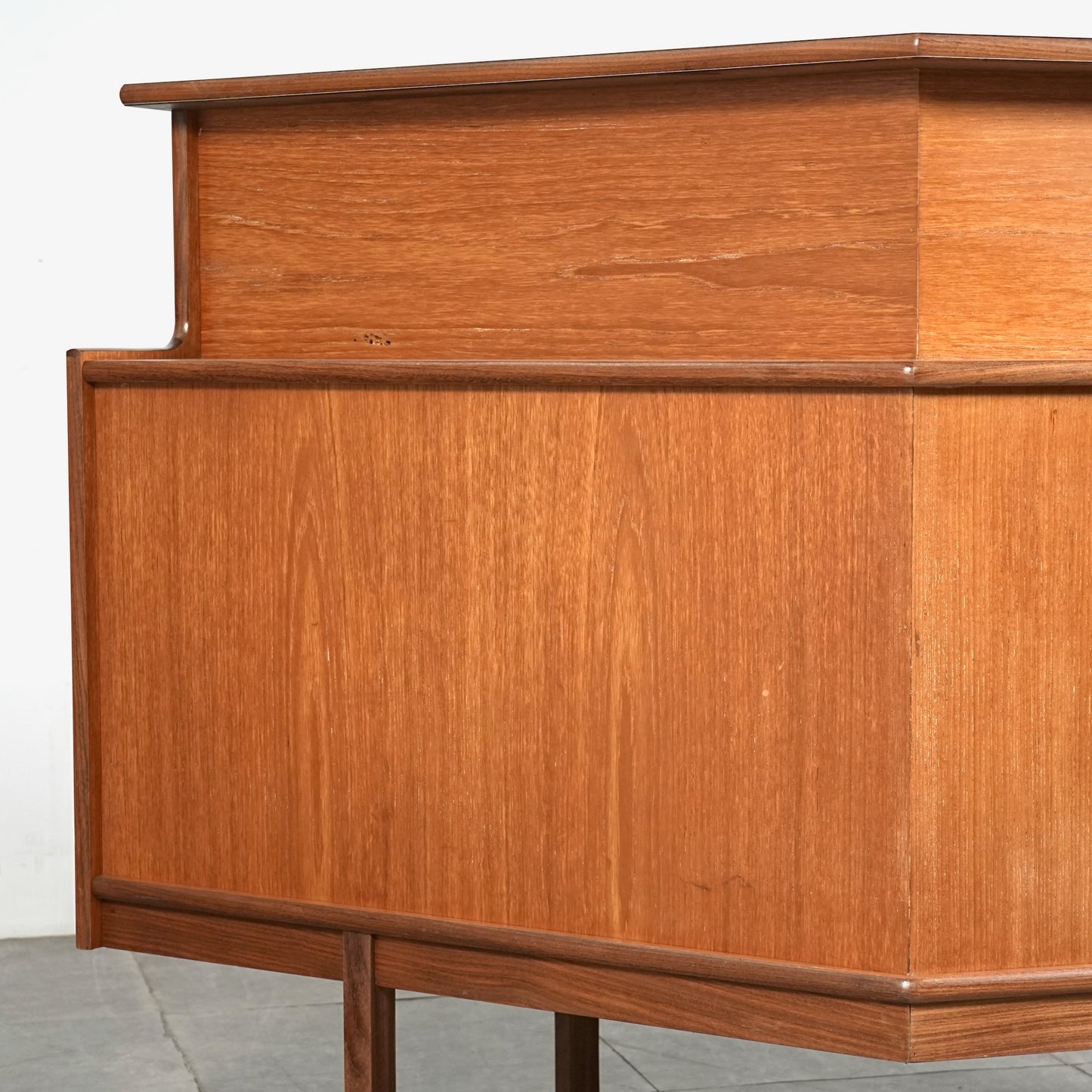 【Turnidge】ヴィンテージ キャビネット(カウンター)