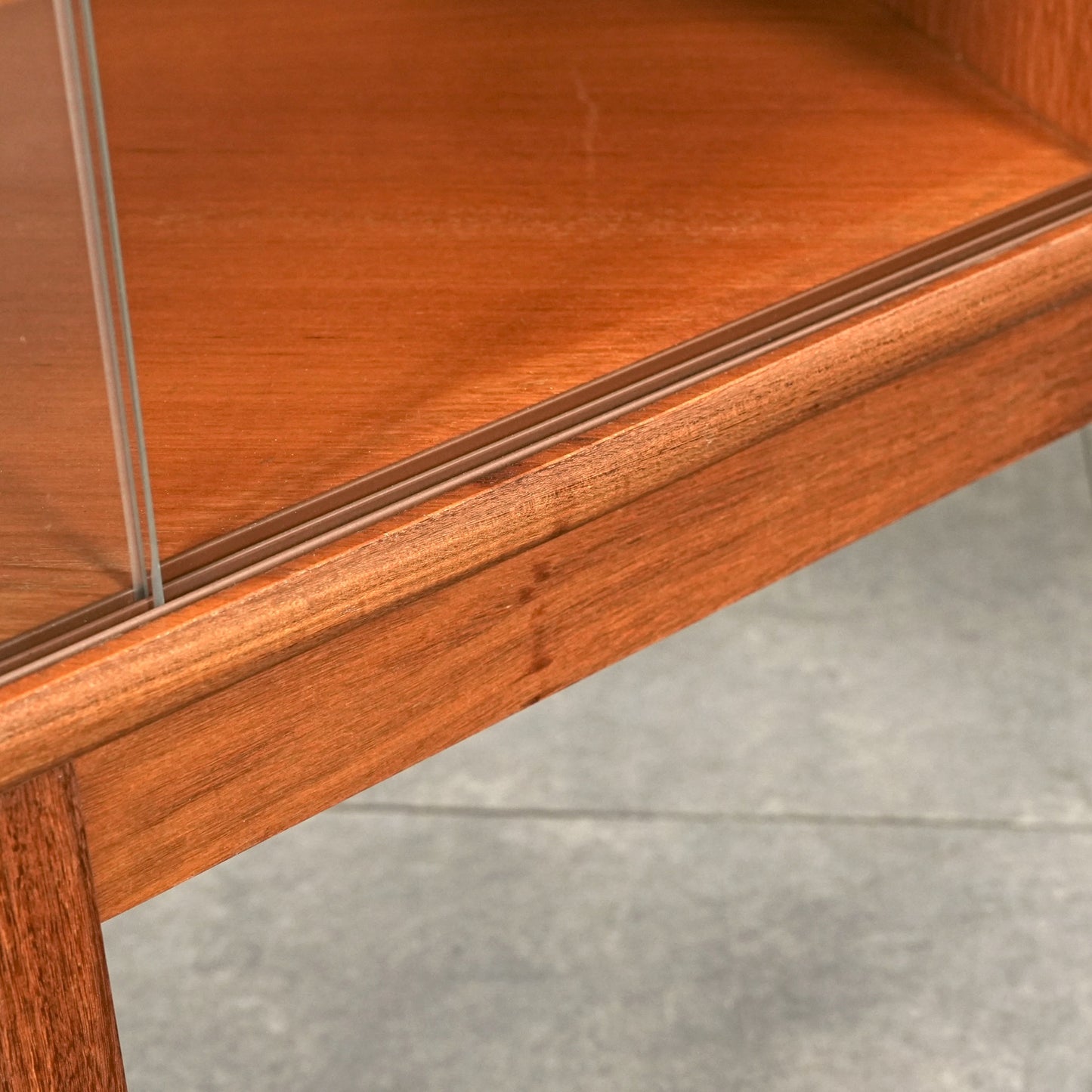 【Turnidge】ヴィンテージ キャビネット(カウンター)