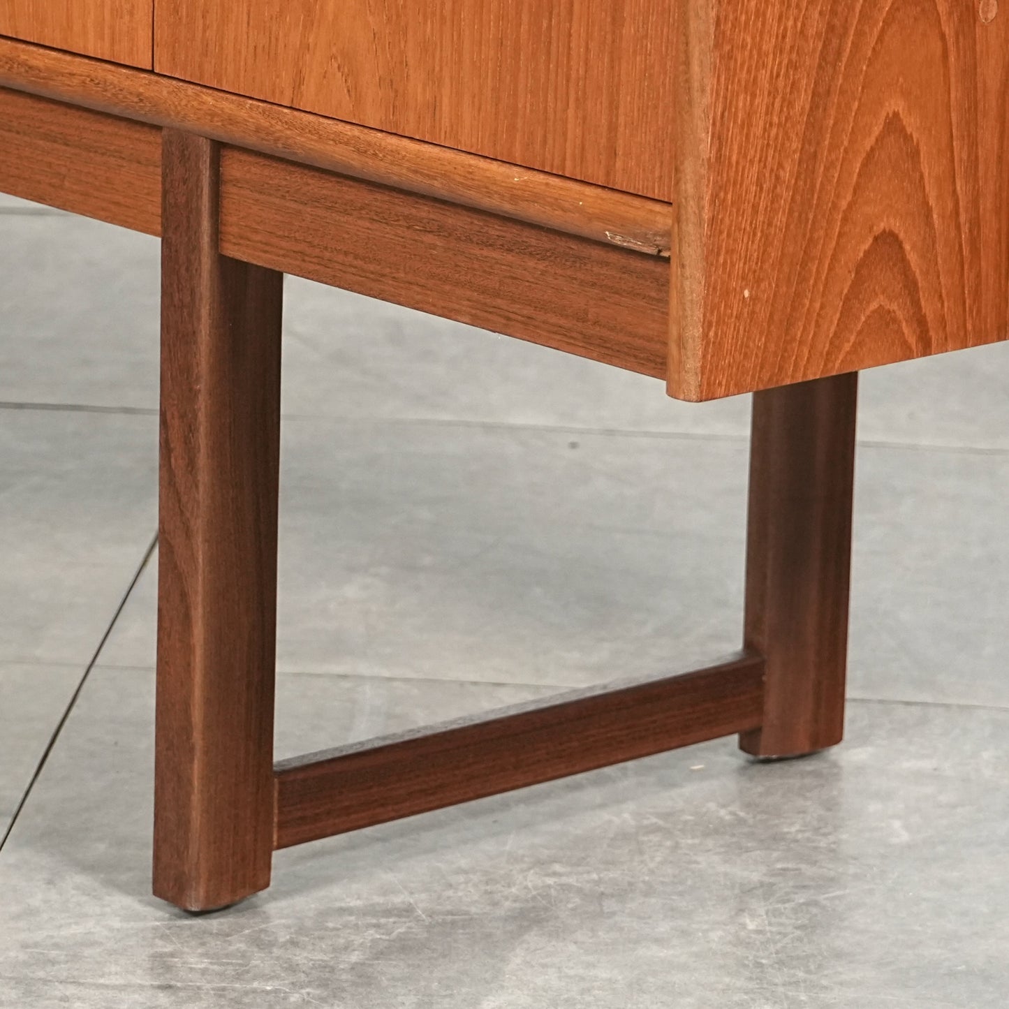 【Turnidge】ヴィンテージ キャビネット(カウンター)