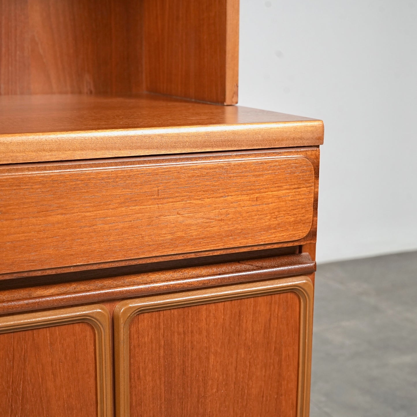 【A.H.McINTOSH】ヴィンテージ キャビネット