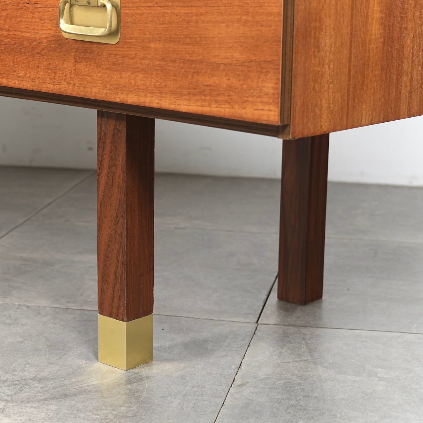 イギリスヴィンテージ サイドボード