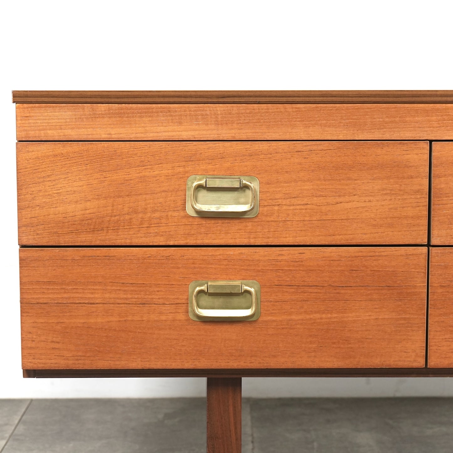 イギリスヴィンテージ サイドボード