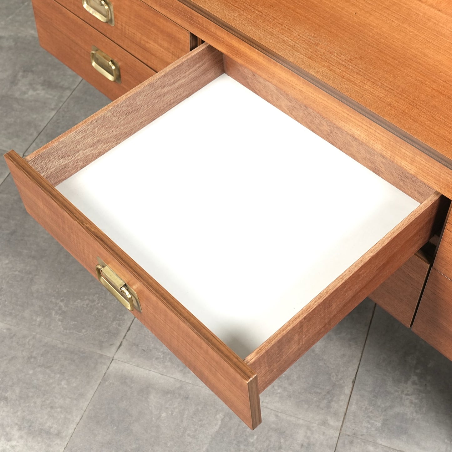 イギリスヴィンテージ サイドボード