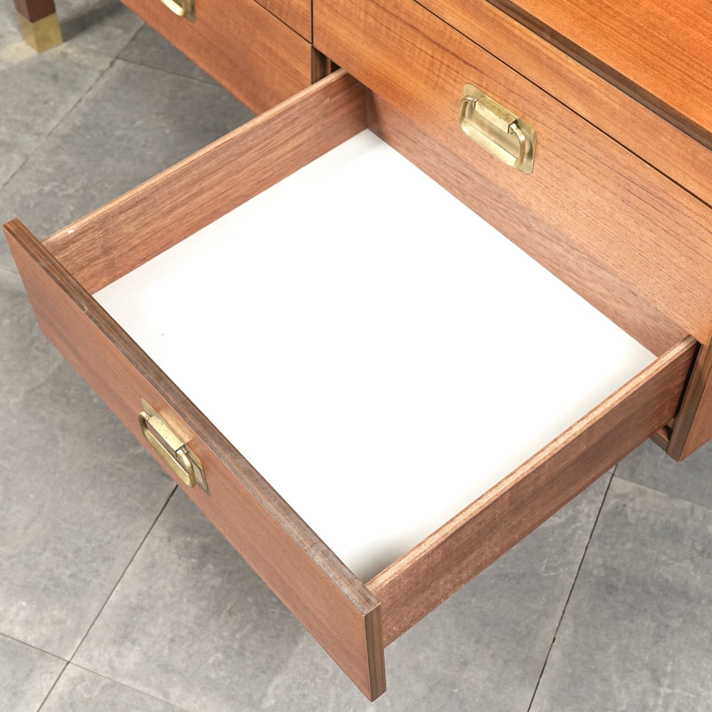 イギリスヴィンテージ サイドボード