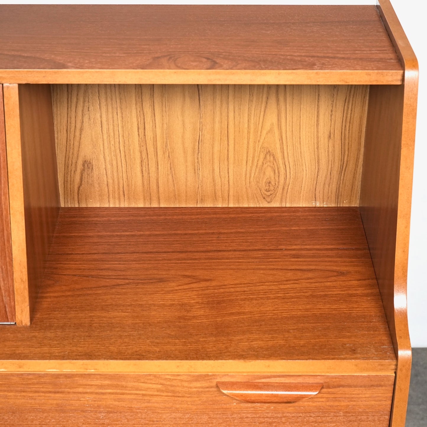 イギリスヴィンテージ キャビネット(ハイサイドボード)