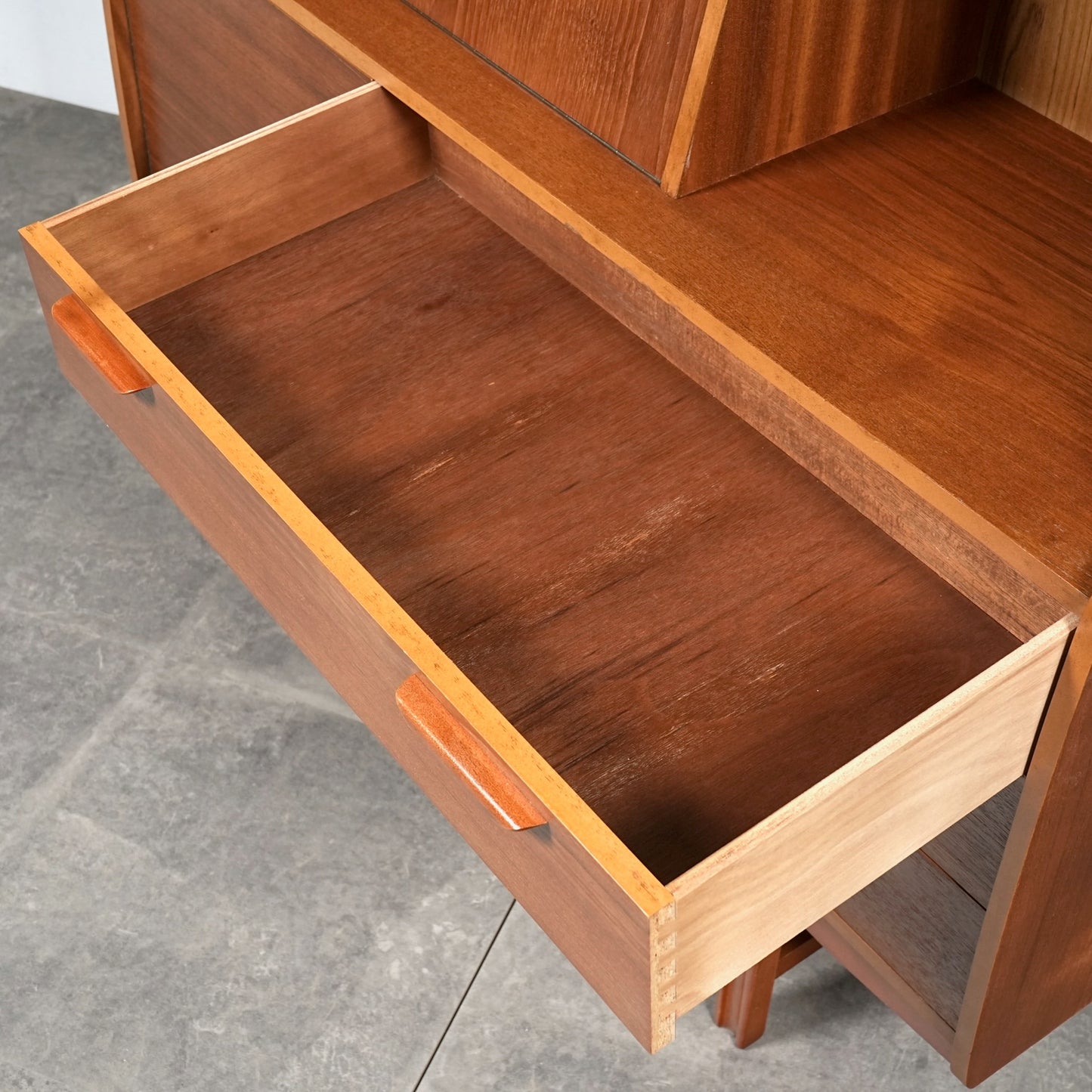 イギリスヴィンテージ キャビネット(ハイサイドボード)