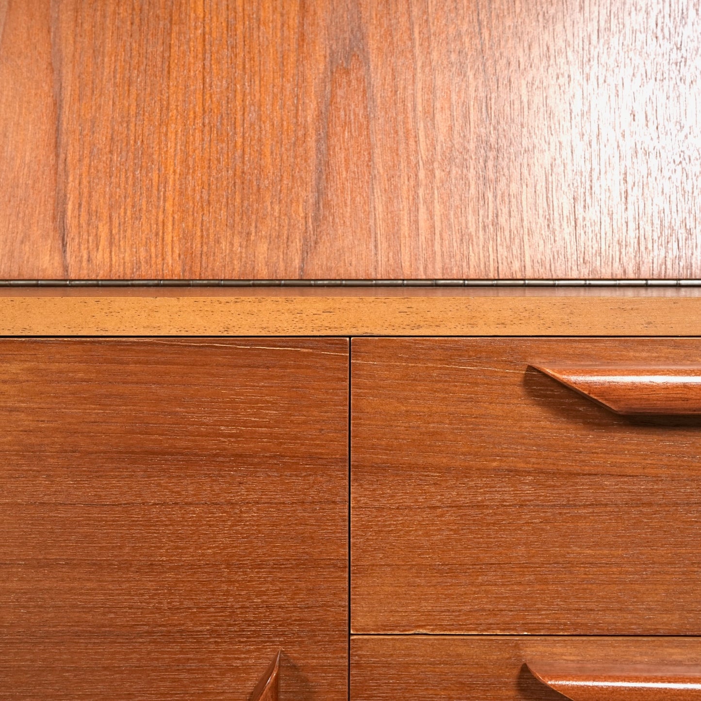 イギリスヴィンテージ キャビネット(ハイサイドボード)