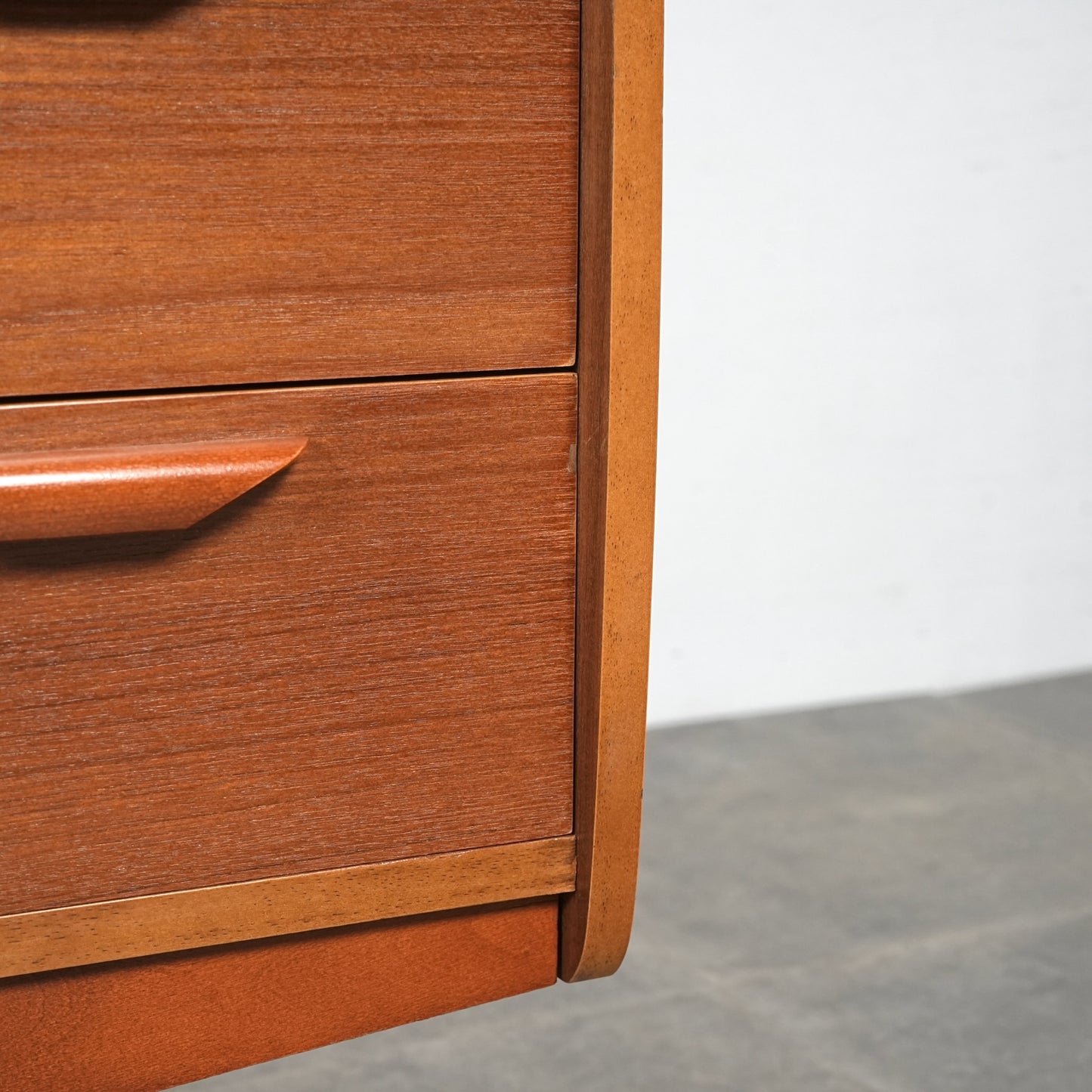 イギリスヴィンテージ キャビネット(ハイサイドボード)