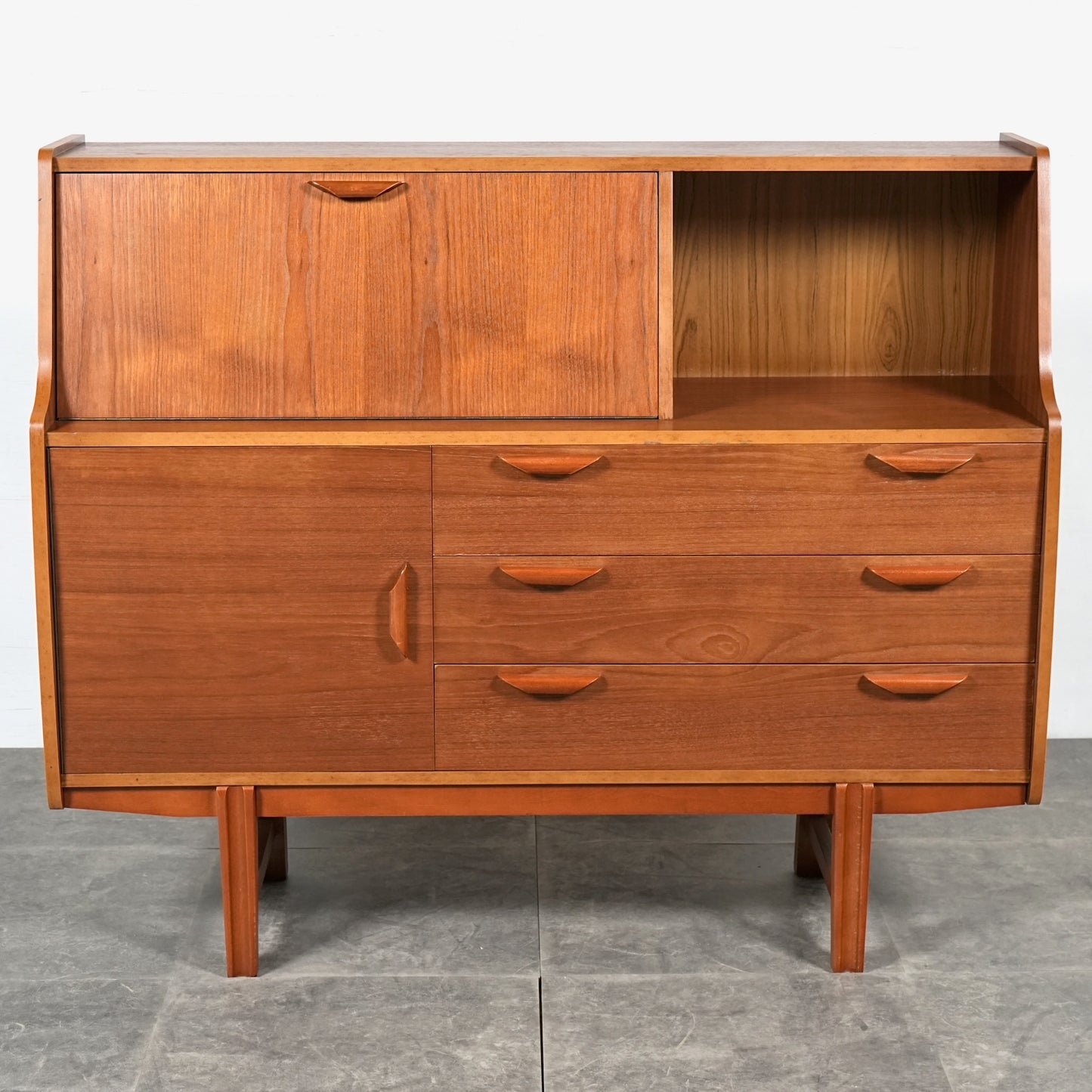 イギリスヴィンテージ キャビネット(ハイサイドボード)