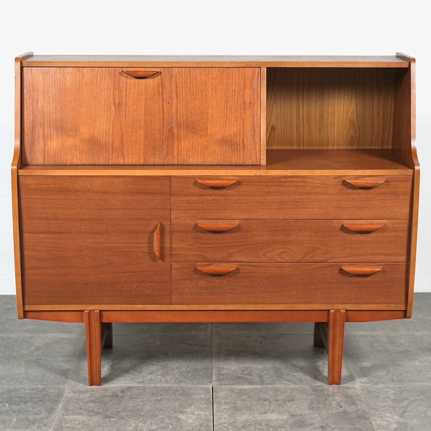 イギリスヴィンテージ キャビネット(ハイサイドボード)